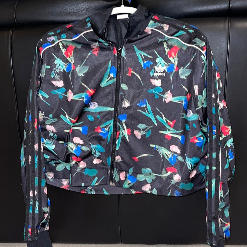 Cropped adidas zip up